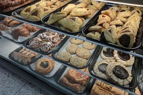 V's Artisan Kitchen Bakery photo 4